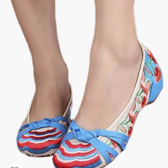 Embroidered canvas slipons - Picture 9 of 11